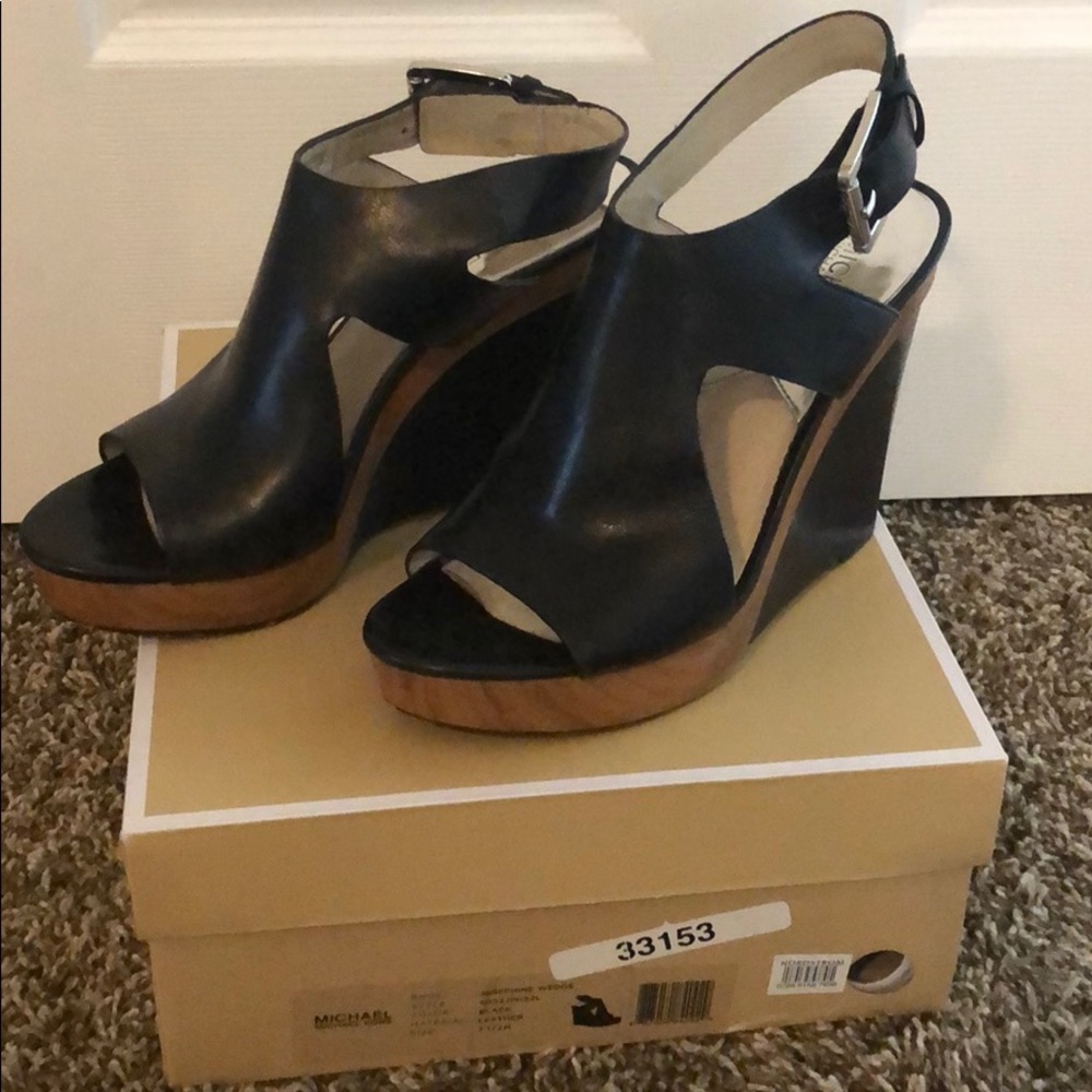 Micheal Kors Josephine wedge black.